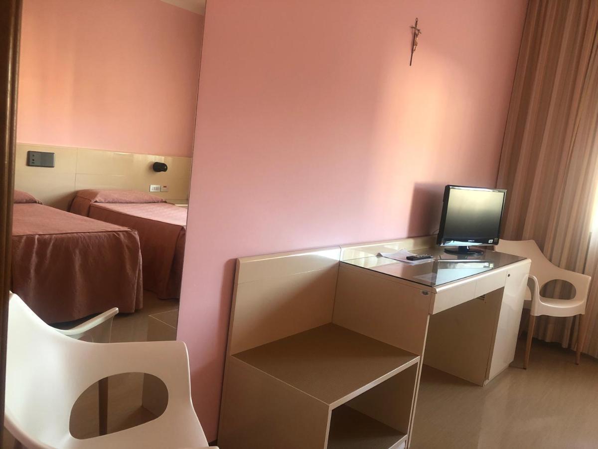 Albergo Casa Dell'Ospite 브레시아 외부 사진
